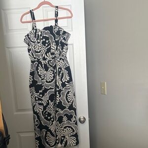 Banana Republic Factory  Black and White Floral Dress, poplin size Medium NWT